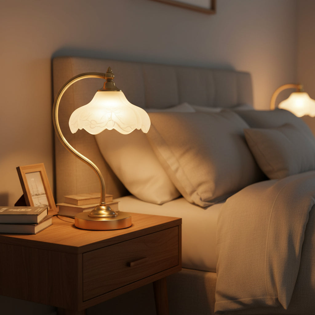 Vintage Brass Glass Petal Table Lamp – Hand-Blown Art Glass Bedside Light